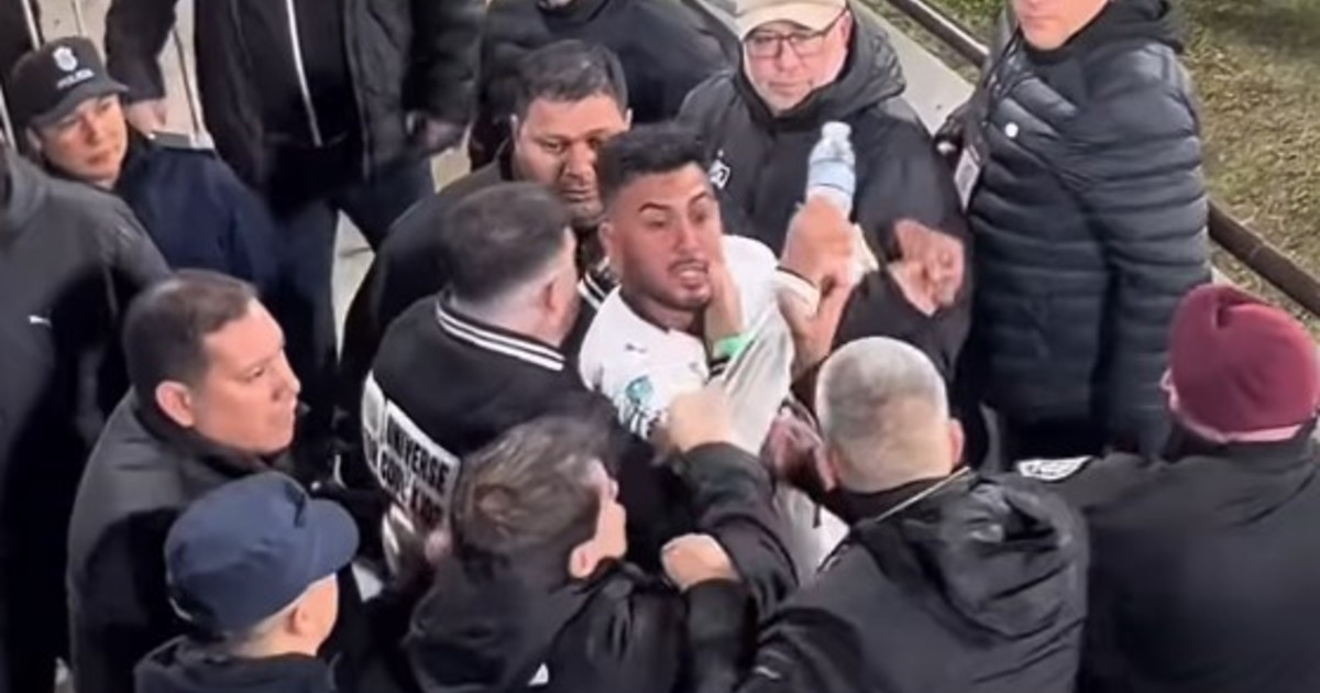 Explotó Nacho Vázquez: quiso ir a buscar a un hincha tras la goleada de Talleres y la policía lo frenó