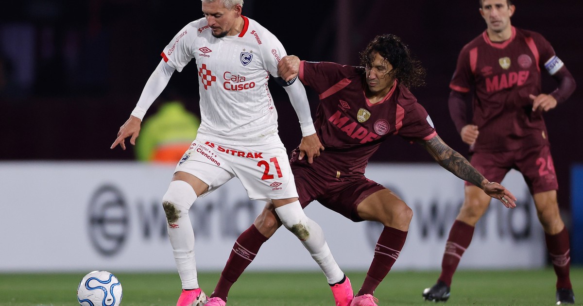 Lanús busca sellar su pase a octavos ante Cienciano en Perú