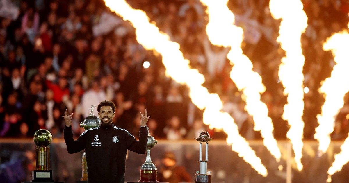 Locura total en Colo Colo: Vozinha fue presentado ante 30 mil hinchas y ya sueña con debutar