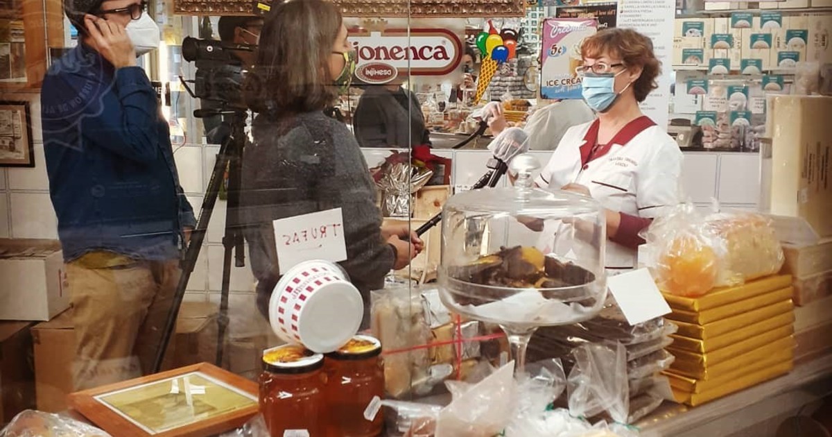 Horchatero de tercera generación: el desafío de explicar la horchata a los turistas en Barcelona