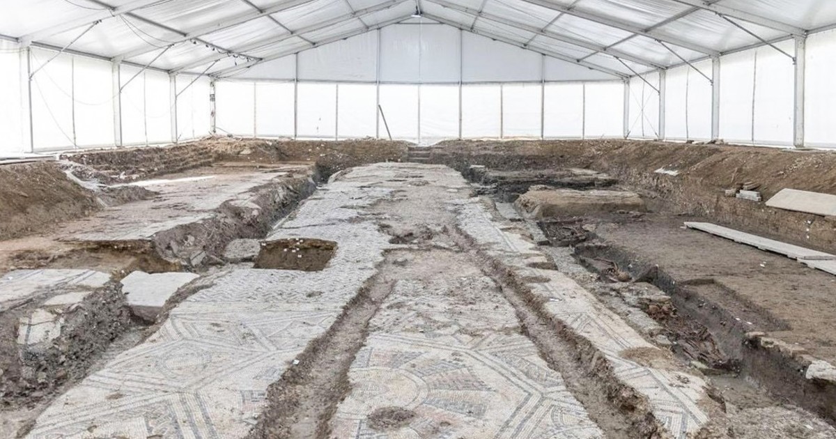 Hallan una iglesia de 1600 años bajo una pescadería en Treviso
