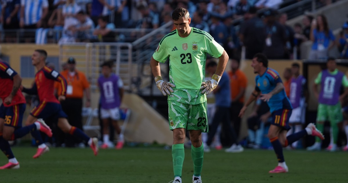 Dibu Martínez abre la puerta a su salida de la Selección: “Dar un paso al costado”