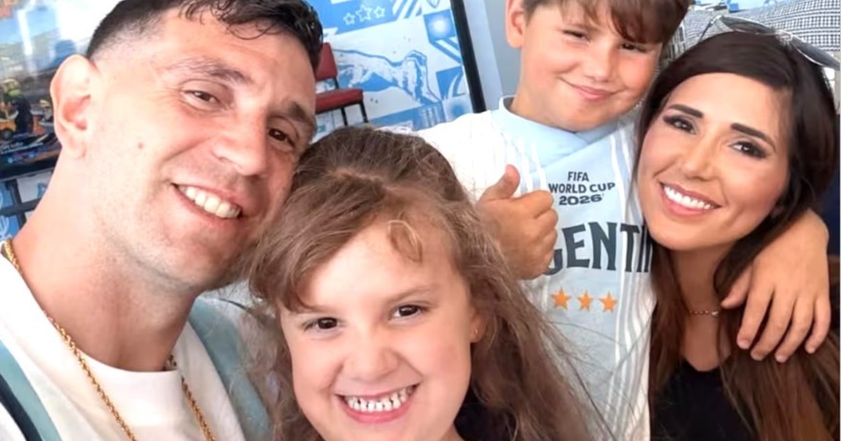 Dibu Martínez disfruta de unos días de descanso en Mar del Plata mientras define su futuro