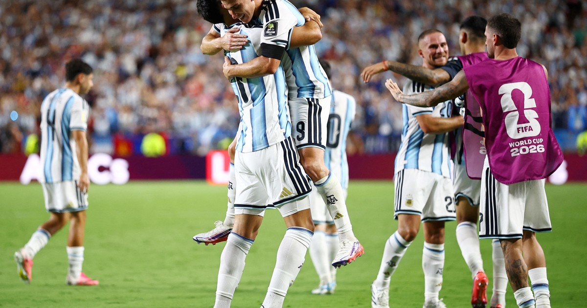 Argentina arrolla a Suiza con goles de Mac Allister, Álvarez y Martínez