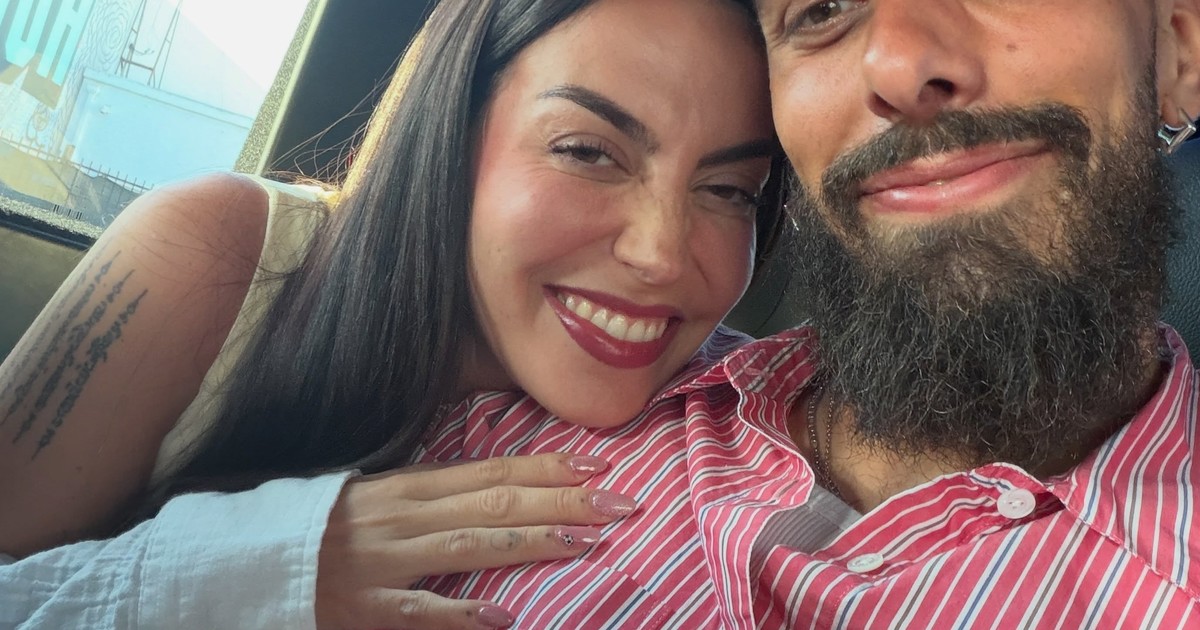 El romántico mensaje de Borja Iglesias a su novia, la humorista María Valero