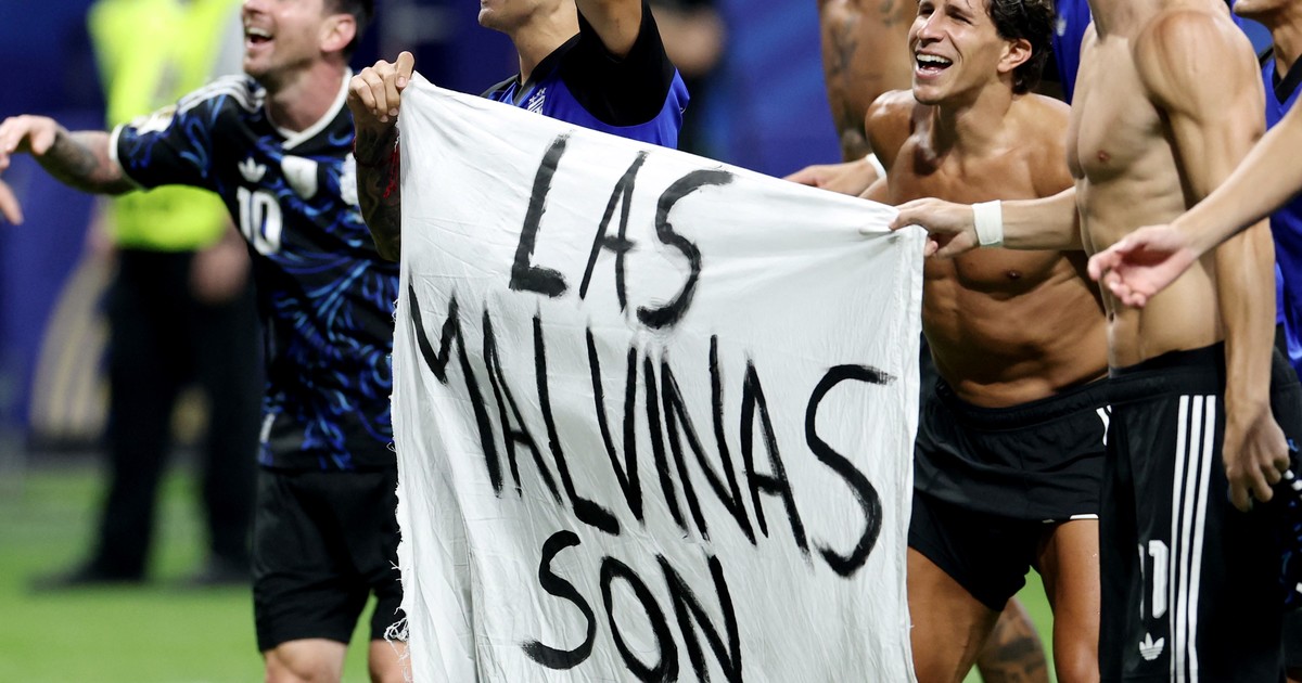 “Las Malvinas son argentinas”: el gesto que desafió la prohibición tras el triunfo ante Inglaterra
