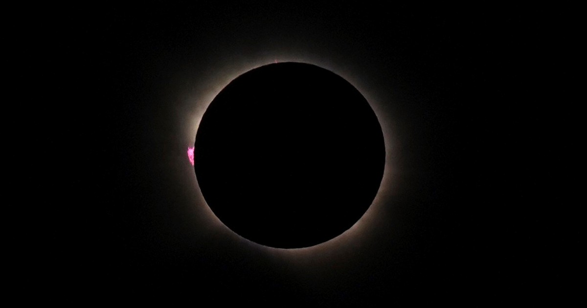 Eclipse solar total: las mejores postales del fenómeno que deslumbró al mundo