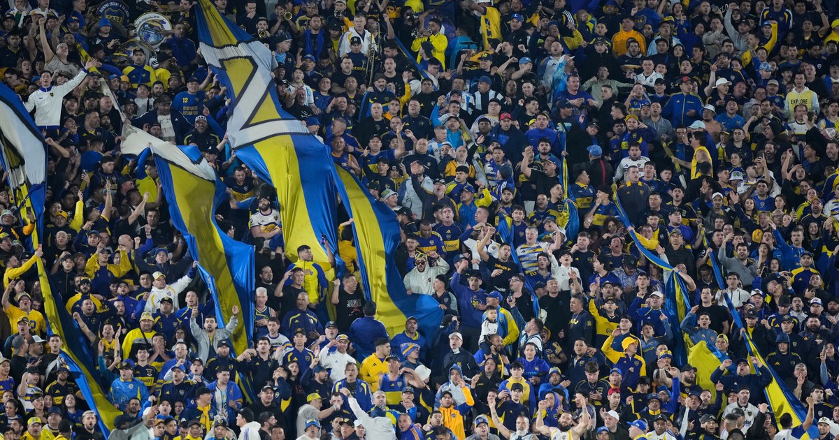 Diez hinchas de Boca, deportados desde Paraguay por la Conmebol