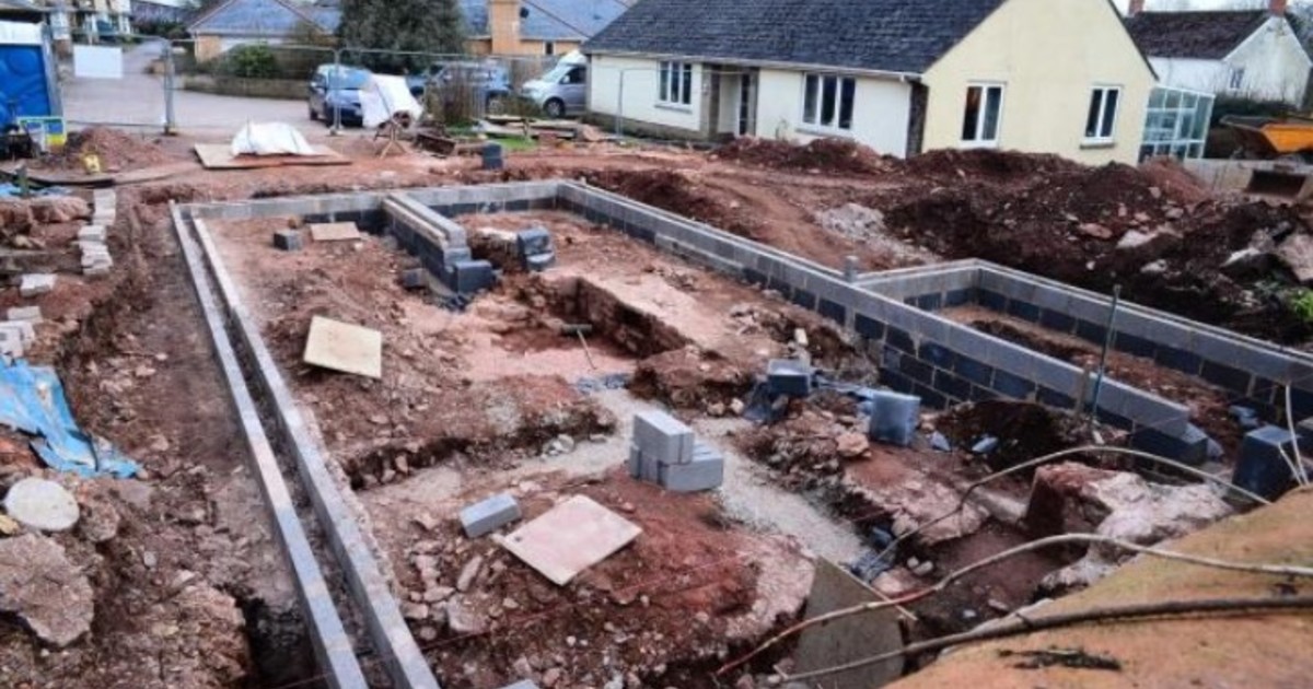 Jubilado topó con un palacio medieval al excavar su jardín