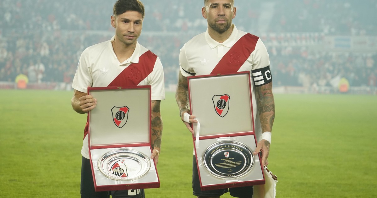 River homenajeó a sus campeones del mundo pero el Monumental le cantó a Chiqui Tapia