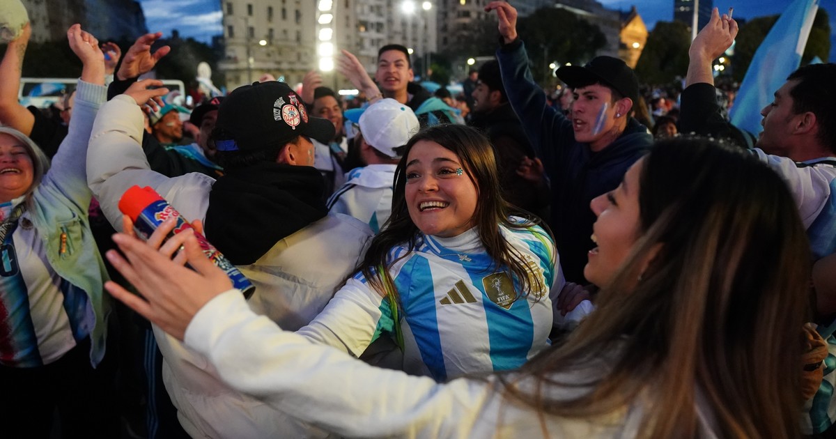 Marea albiceleste en el Obelisco: así festejó Argentina el triunfo ante Inglaterra