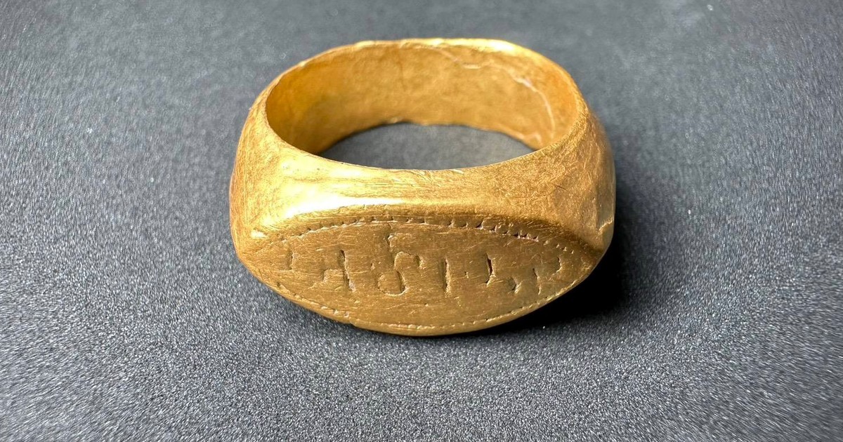 Hallan anillos de oro de 2.000 años en excavación tailandesa