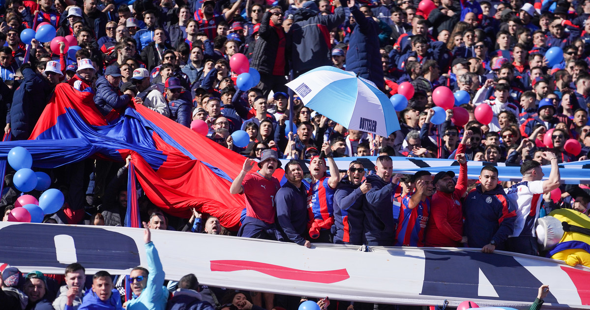 Tensión en San Lorenzo: la barra irrumpió en la práctica y presionó al plantel