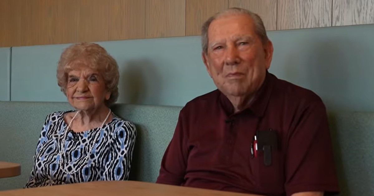 A los 100 años, aún se toman de la mano: la rutina de amor de un matrimonio que desayuna junta todos los viernes