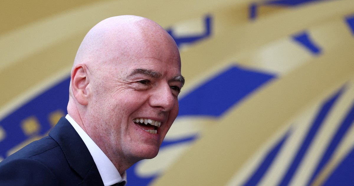 Infantino impulsa privatizar parte del negocio de los Mundiales y la UEFA se opone