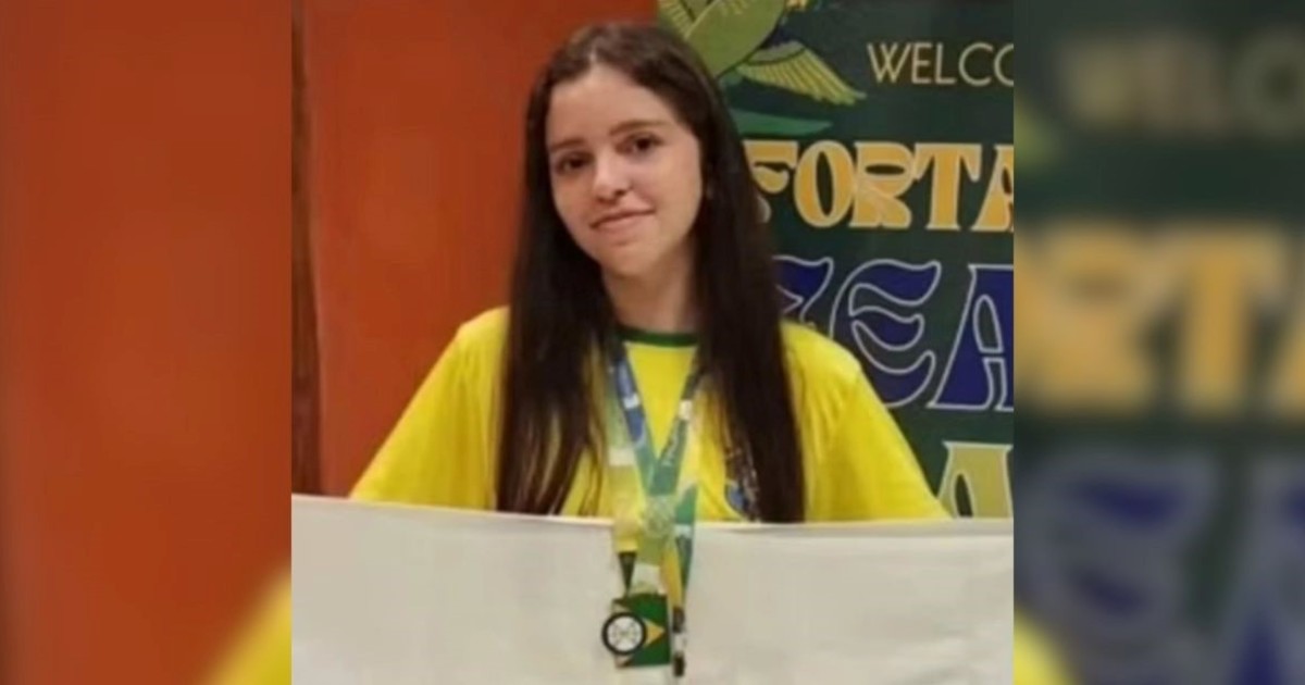 A los 16 años, una brasileña dejó el aula para cruzar el Ártico en un rompehielos nuclear
