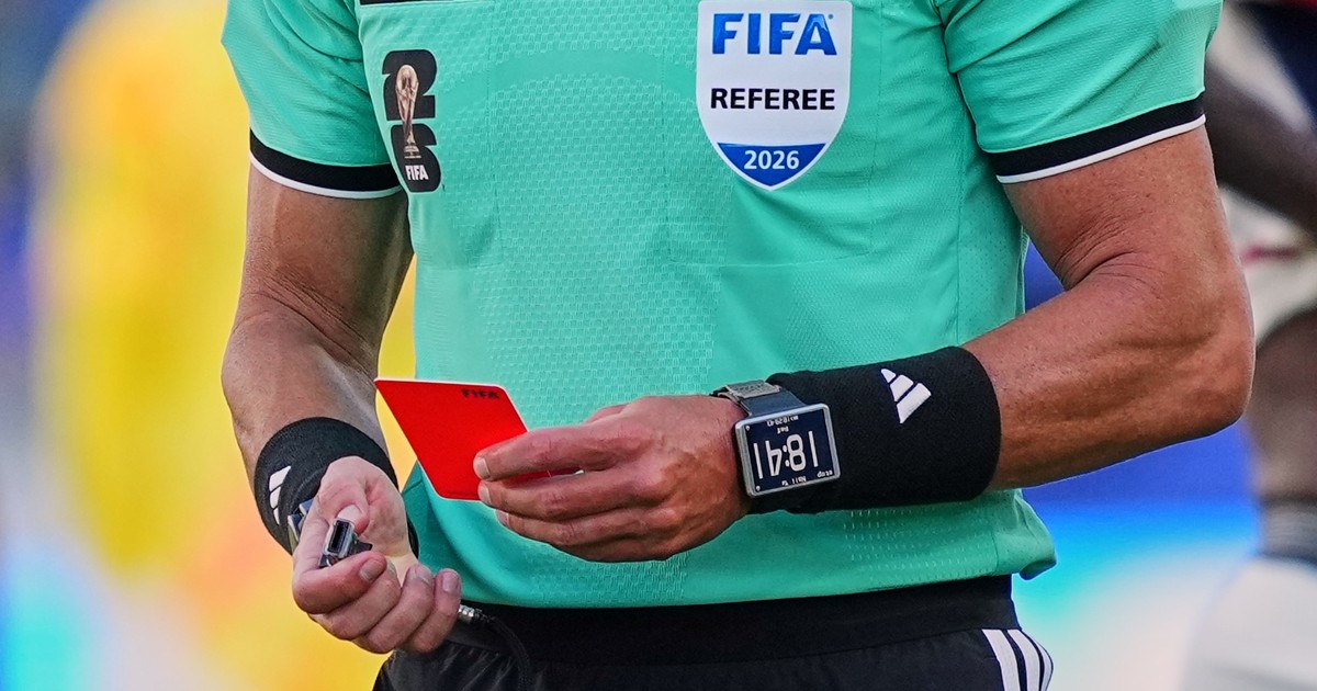 Balogun podrá jugar pese a la roja: la explicación del Comité de la FIFA