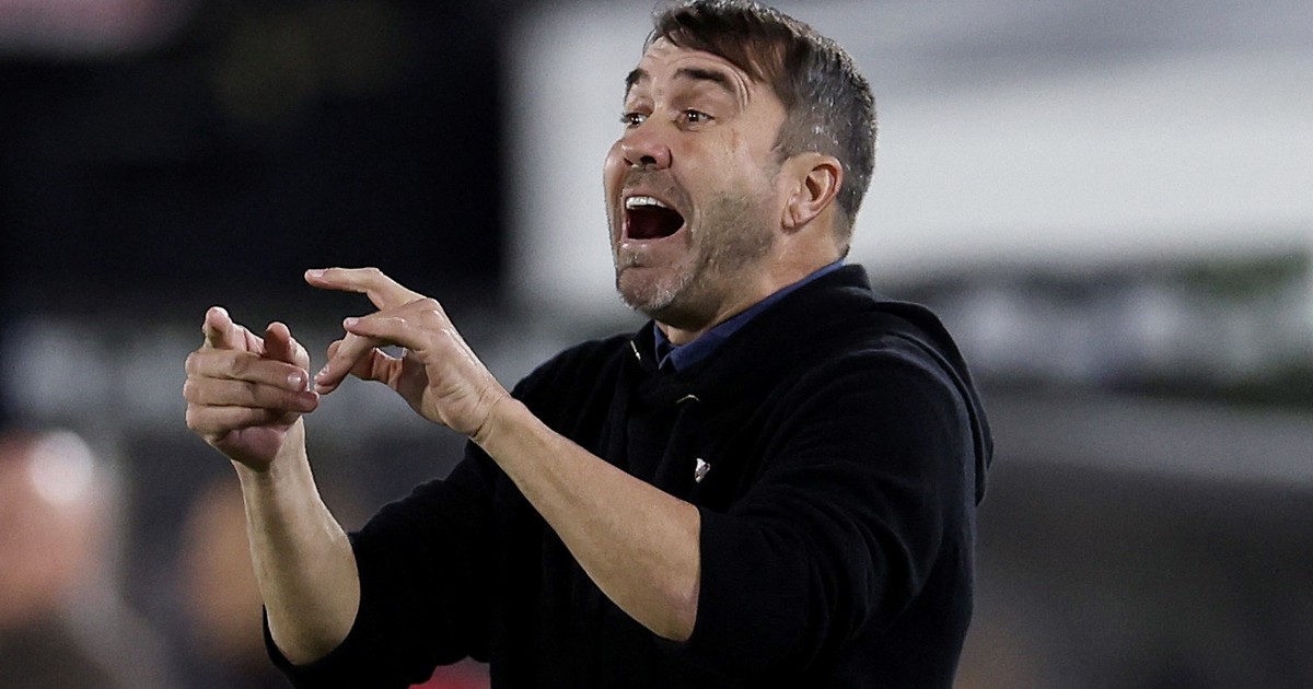 Coudet explotó contra Santos Borré y retiró los micrófonos en el empate de River
