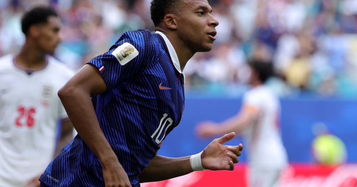 Mbappé brilla en el absurdo Francia vs Inglaterra: goles, récords y fuga de Messi