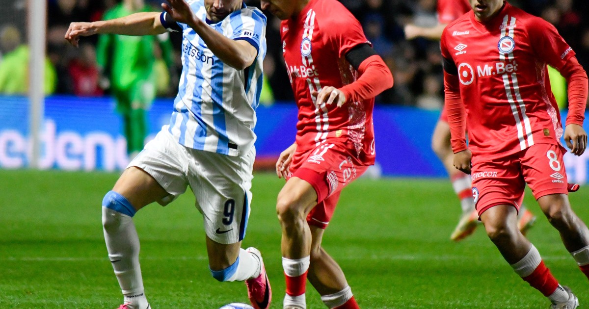 Maravilla Martínez: del cielo al abismo, la expulsión que lo deja afuera del clásico