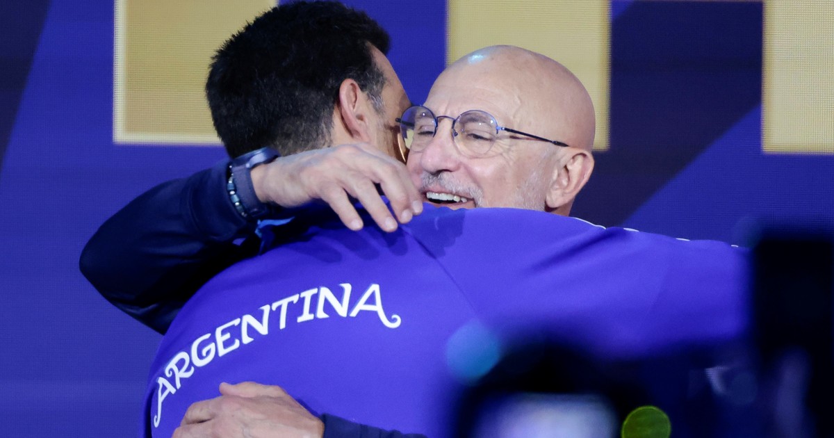De alumno a rival: la historia de Scaloni y De la Fuente, los técnicos que compartieron aula y ahora definen el Mundial