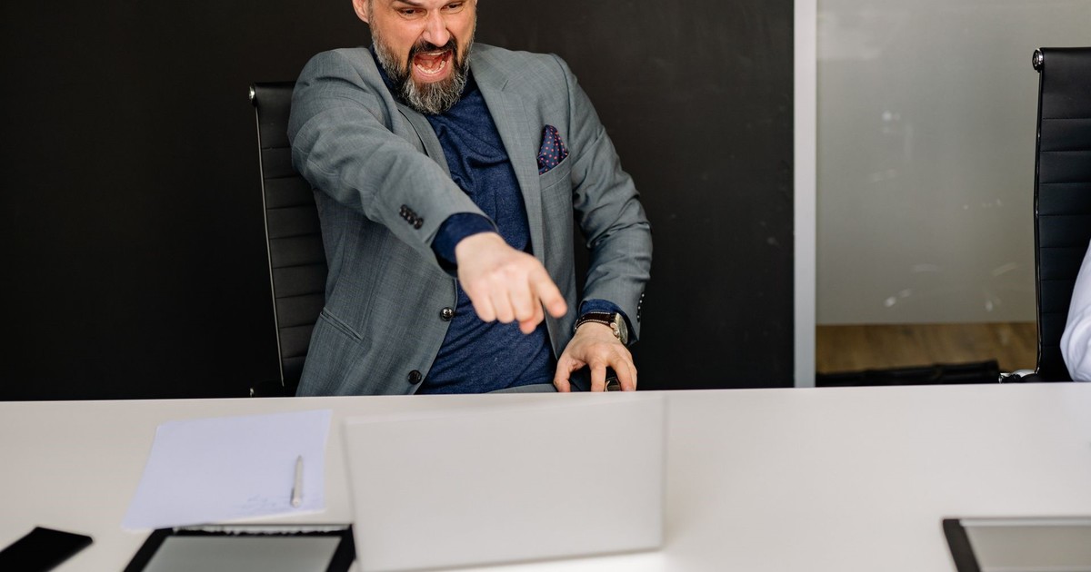 Estrategias para sobrevivir a un jefe narcisista