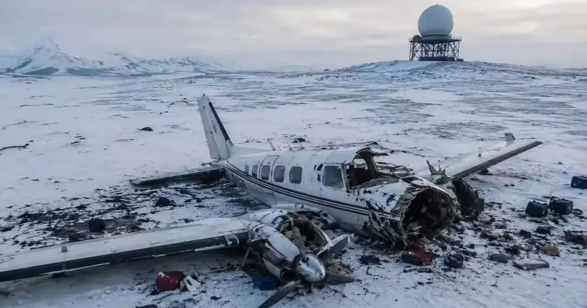 Tragedia en Alaska: ocho muertos al estrellarse un avión chárter cerca de una base militar
