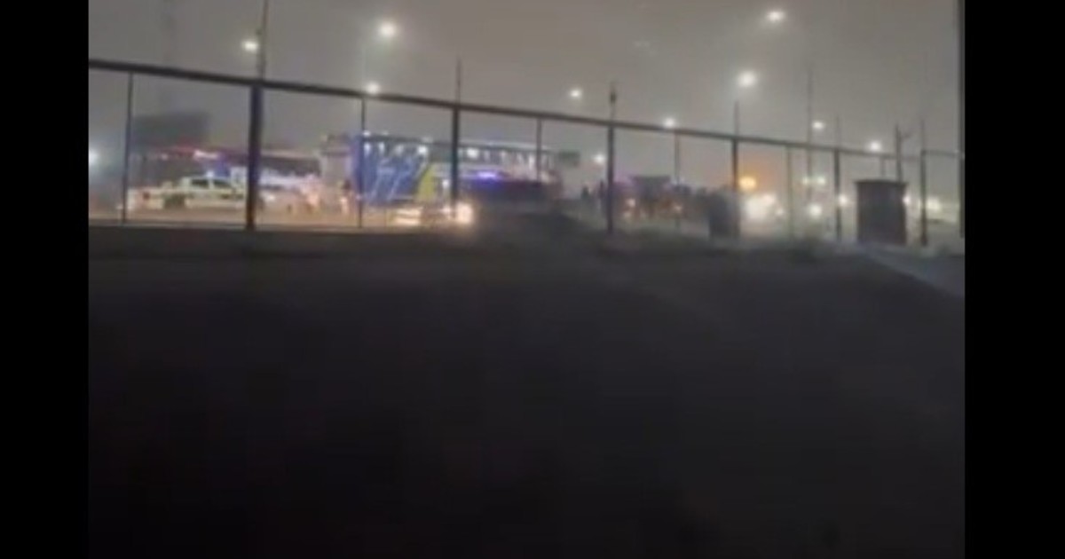 Balean micro con hinchas de Tigre en Uruguay: un herido