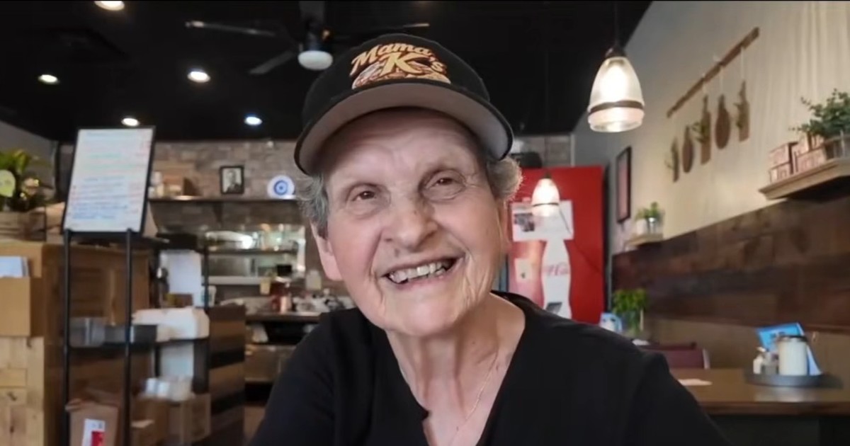 A sus 80 años, abrió su propio restaurante y trabaja todos los días: “Me encanta lo que hago”