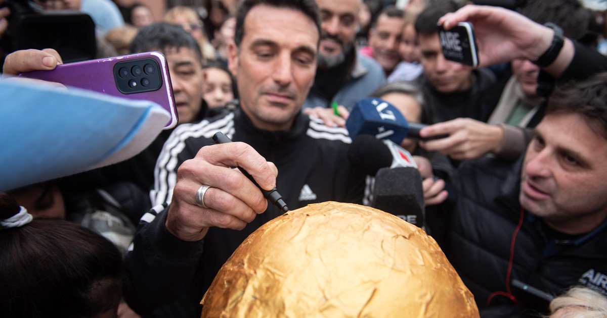 Scaloni emocionado por el cariño de los hinchas: 'Es una caricia al alma'