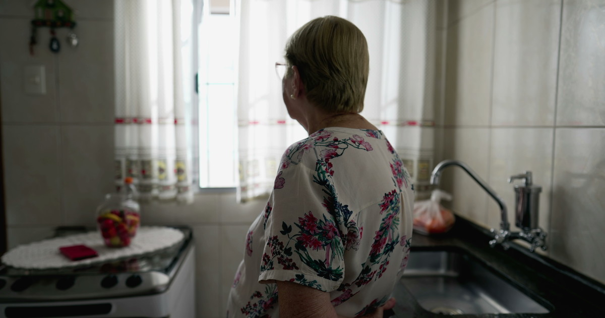 Abuela de 88 años burló a los estafadores y logró que los atraparan en vivo