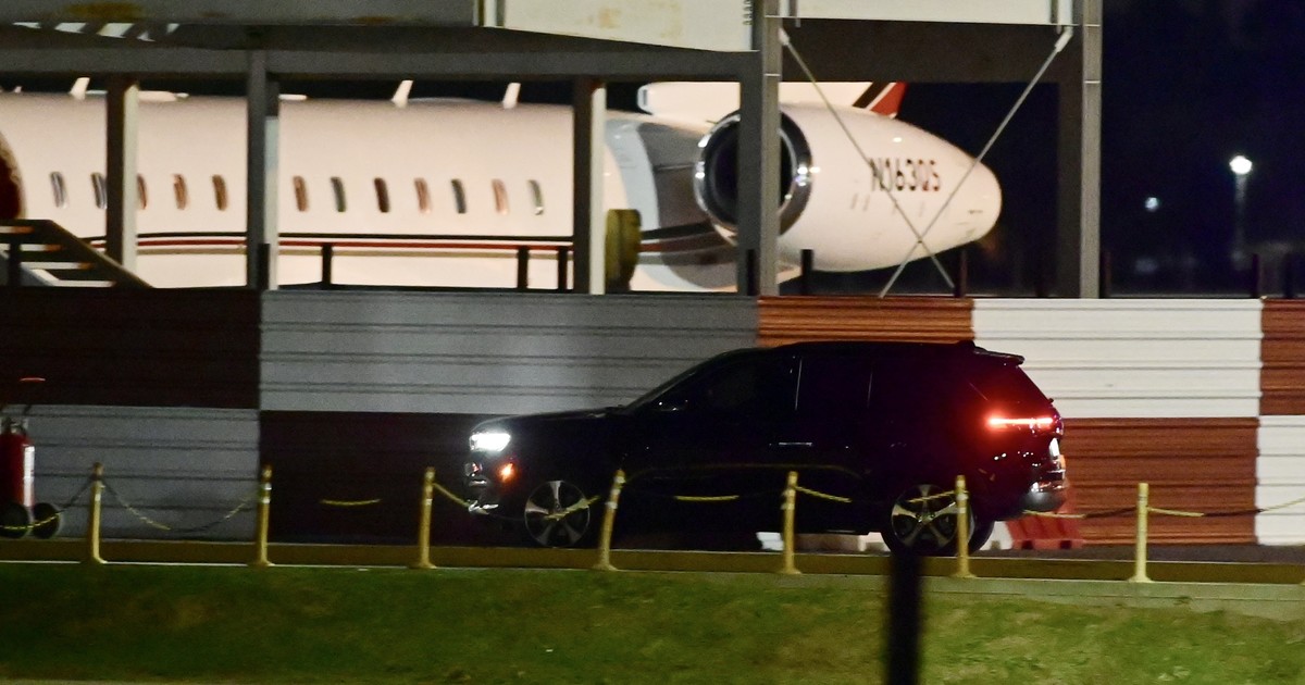 Messi partió a Miami tras despedir a su papá en Rosario