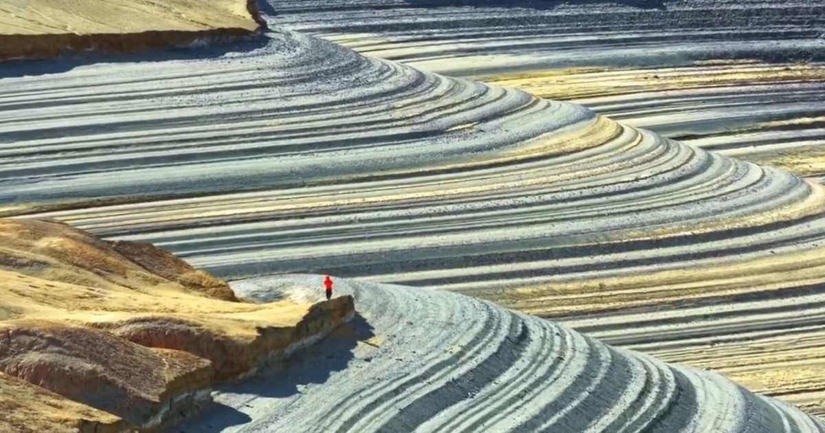 El lago azul de Bandir: un paisaje que parece de otro planeta