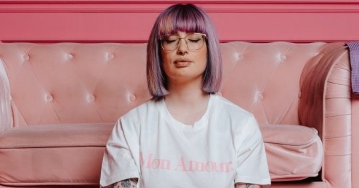 Cristina, la influencer de la limpieza que rompe prejuicios: “Estudié una carrera y me pagan 10 euros la hora”