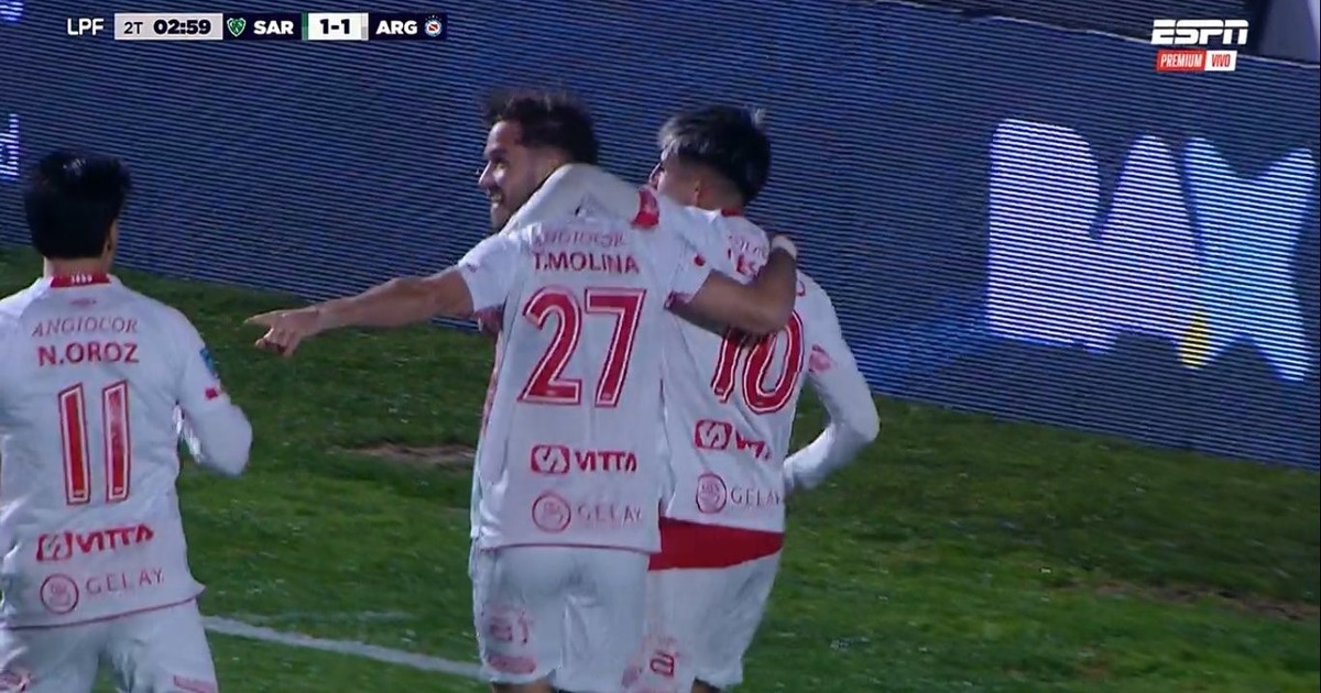 Alan Lescano anotó un golazo acrobático para el empate de Argentinos Juniors
