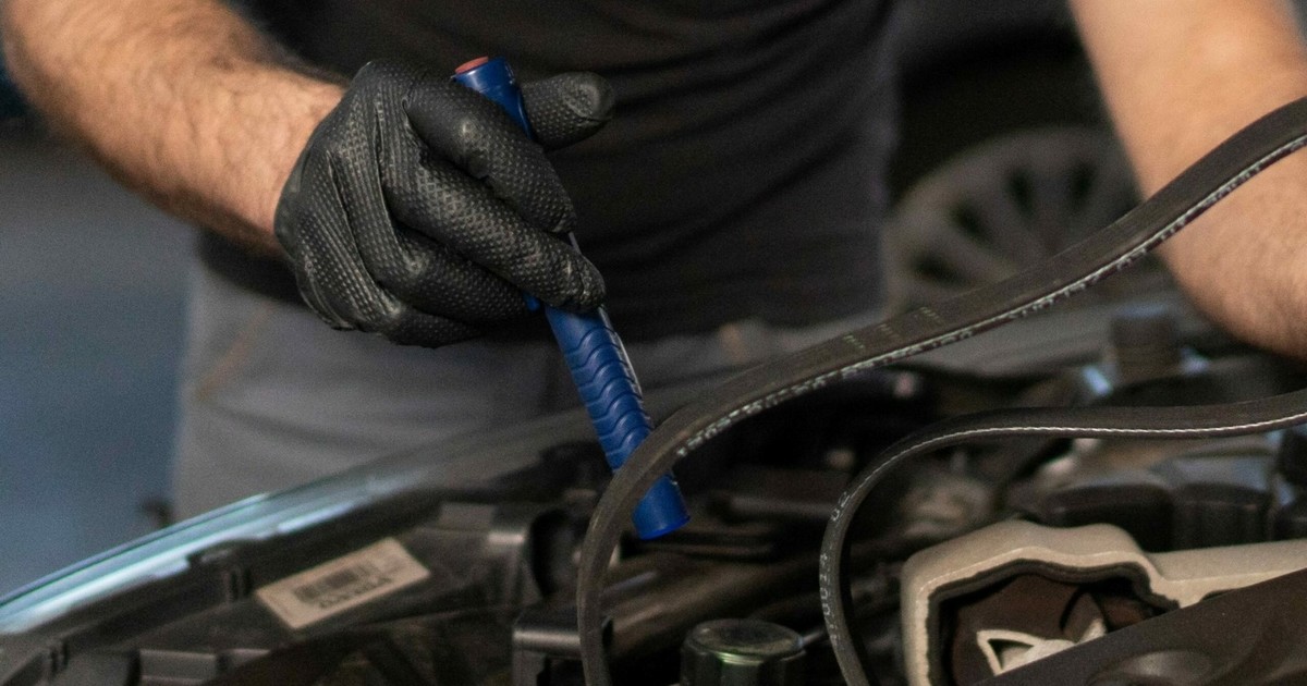 Mecánico advierte: los baches pueden dañar componentes electrónicos del auto