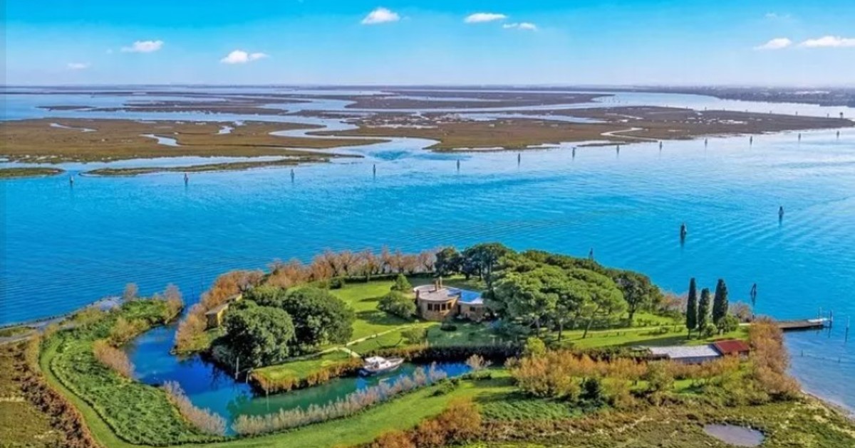 Una isla privada con un fuerte napoleónico sale a la venta en Venecia
