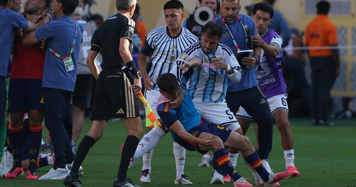 Scaloni evitó el escándalo tras el polémico final entre Argentina y España