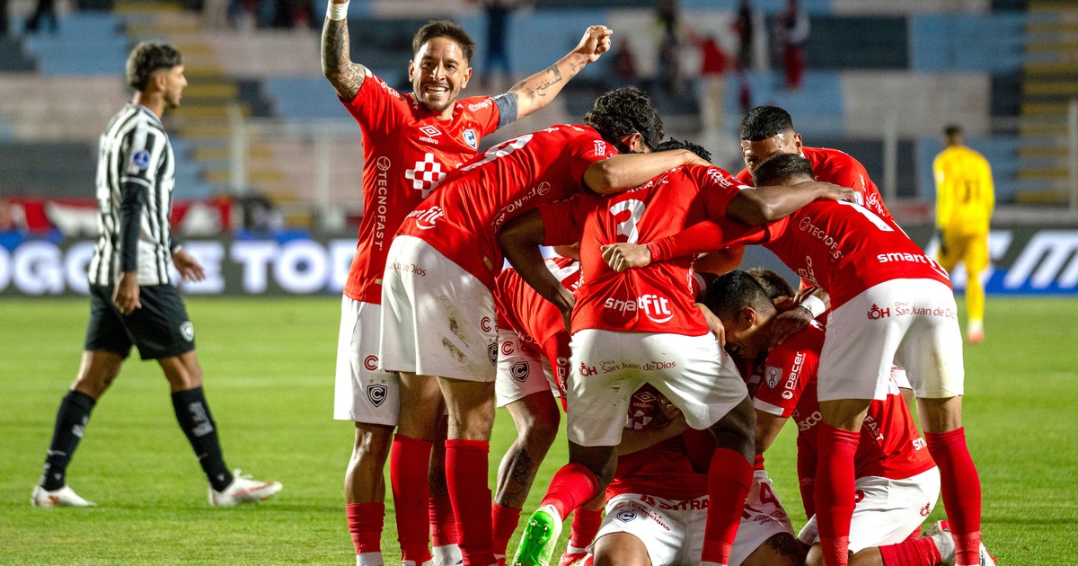 Cienciano arrasó 6-1 a Botafogo y quedó a un paso de los cuartos: la mano argentina de Melgarejo