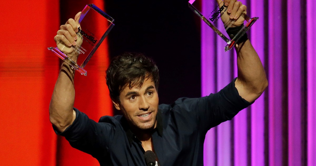 Enrique Iglesias revela su rutina fitness a los 51: flexiones en casa y gimnasio en gira
