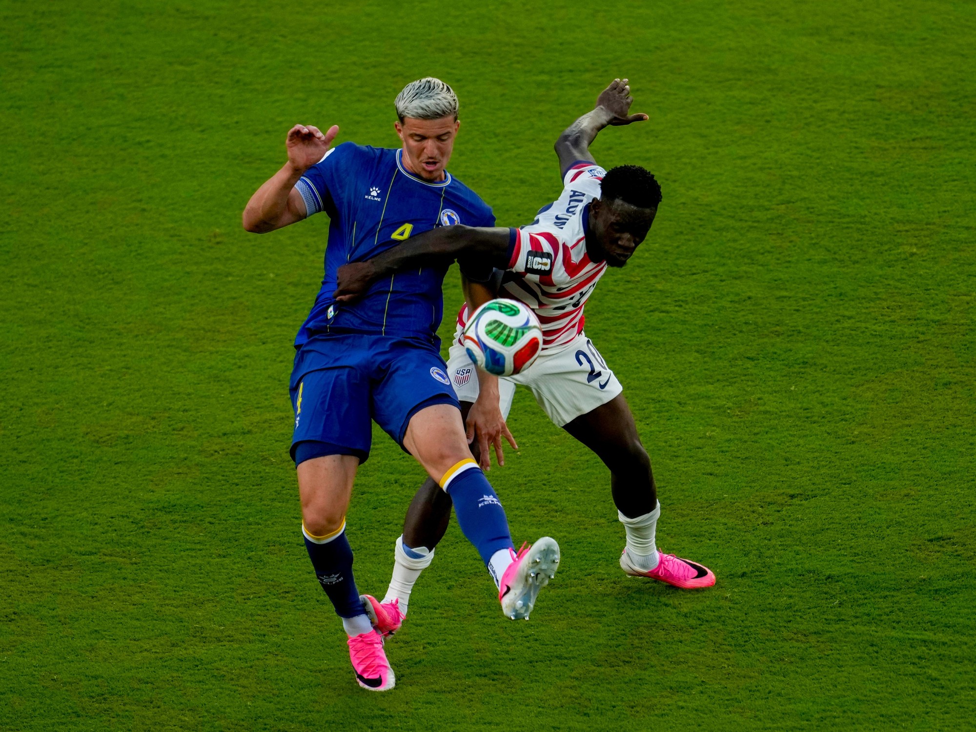 Polémica en el Mundial: Balogun fue expulsado, pero podrá jugar octavos