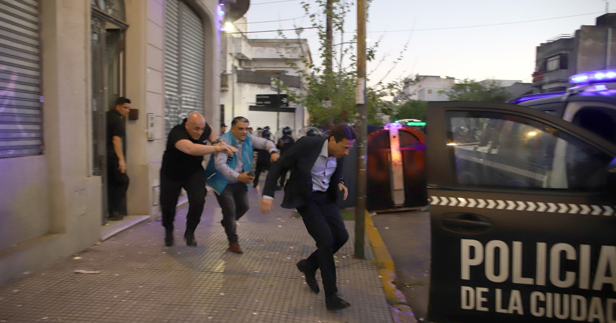 Moretti esquivó la inhabilitación: falta de quórum desactivó la bomba en San Lorenzo