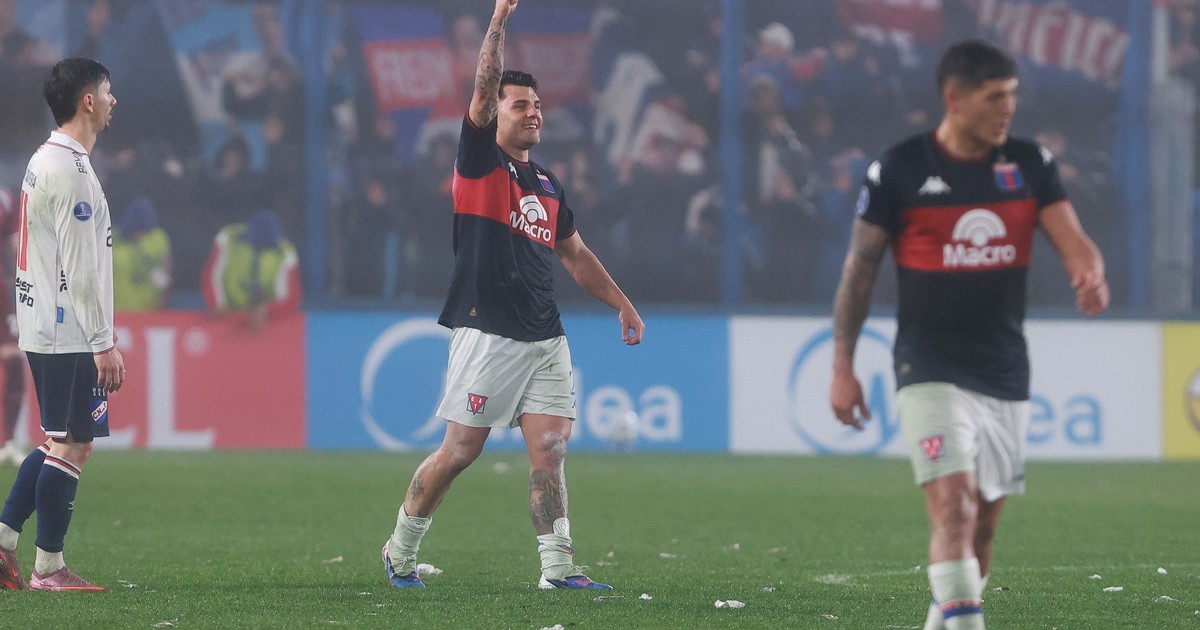 Nacional la ligó doble: homenaje a España campeón y goleada de Tigre