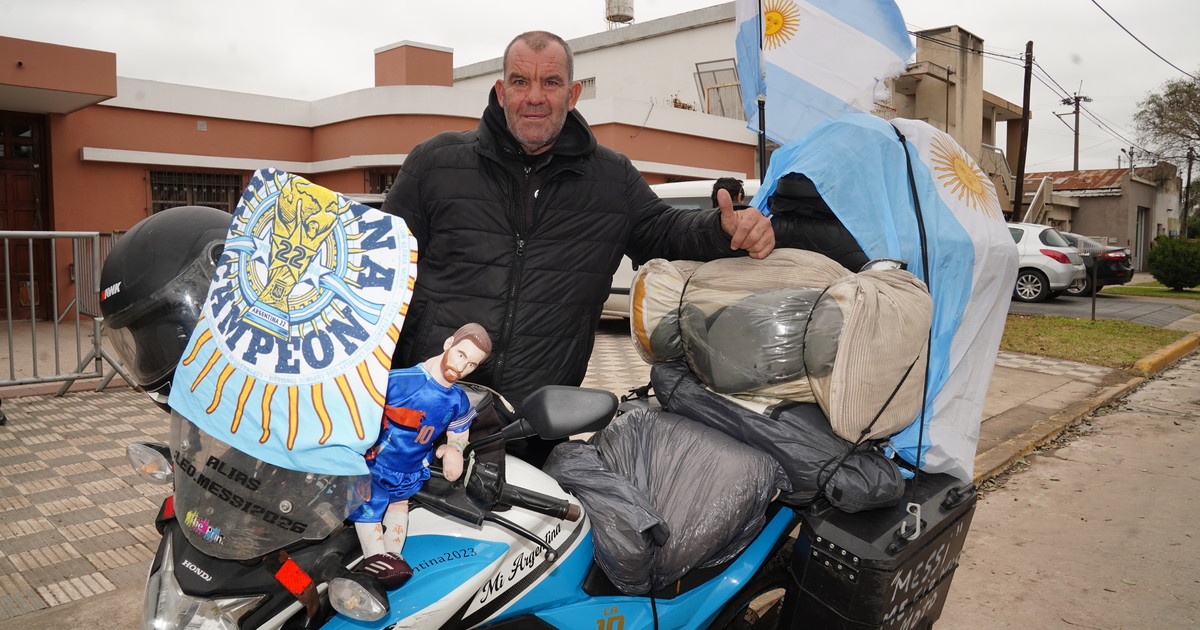 De la moto a la solidaridad: un hincha busca firmas de la Scaloneta para ayudar a víctimas del terremoto en Venezuela