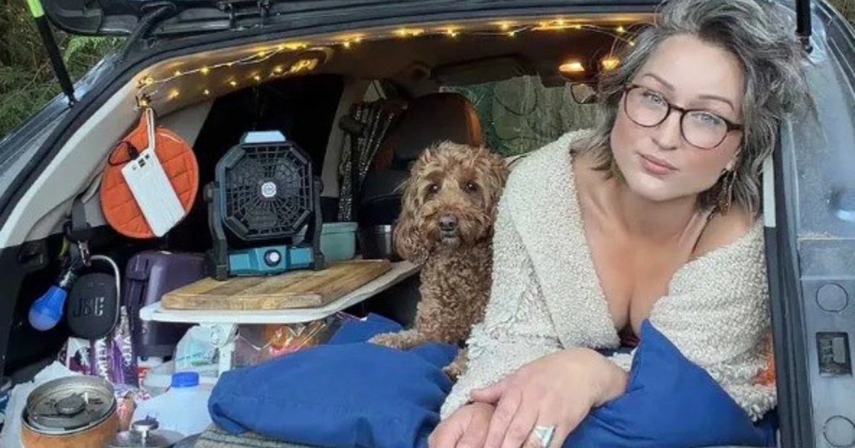 "Elegí vivir en el auto": la influencer que dejó el alquiler y ahora viaja con su perro