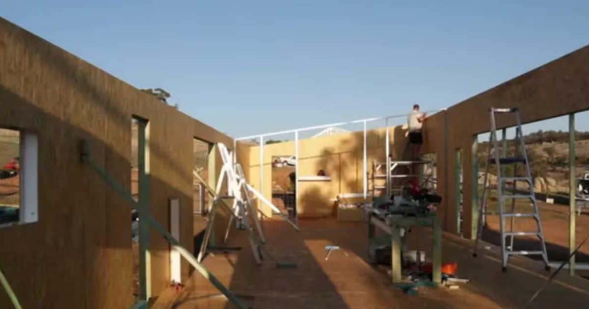 Dejaron la ciudad para construir una casa sustentable en el campo