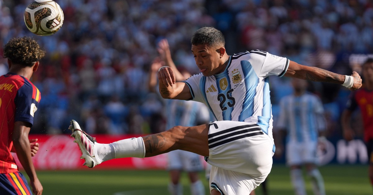 Facundo Medina y el gomero que no sabía que hablaba con un campeón del mundo