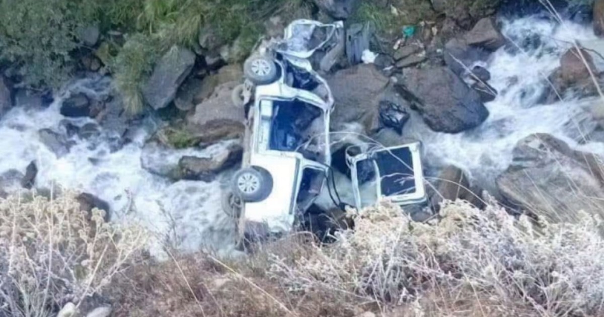 Tragedia minera en Bolivia: diez muertos al caer una camioneta por un barranco