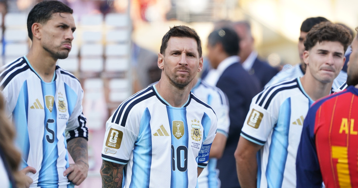 Paredes confirmó que un grupo de la Selección viajará a Rosario para acompañar a Messi