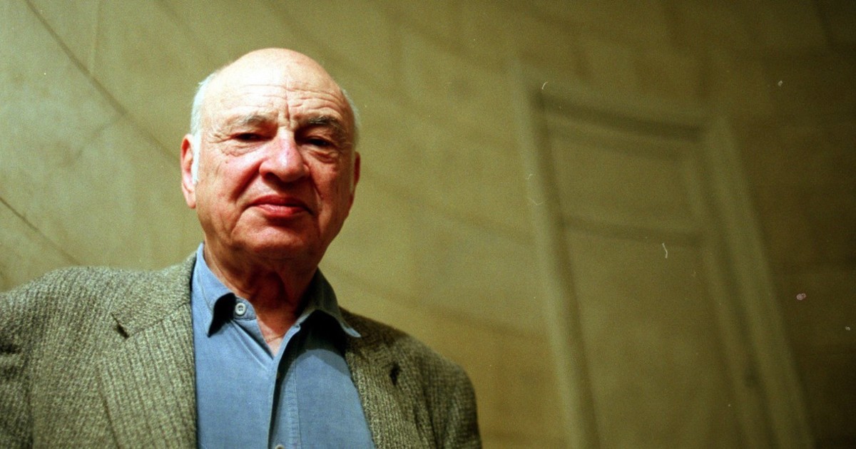 Murió Edgar Morin, el pensador que desconfiaba de la inteligencia humana superficial